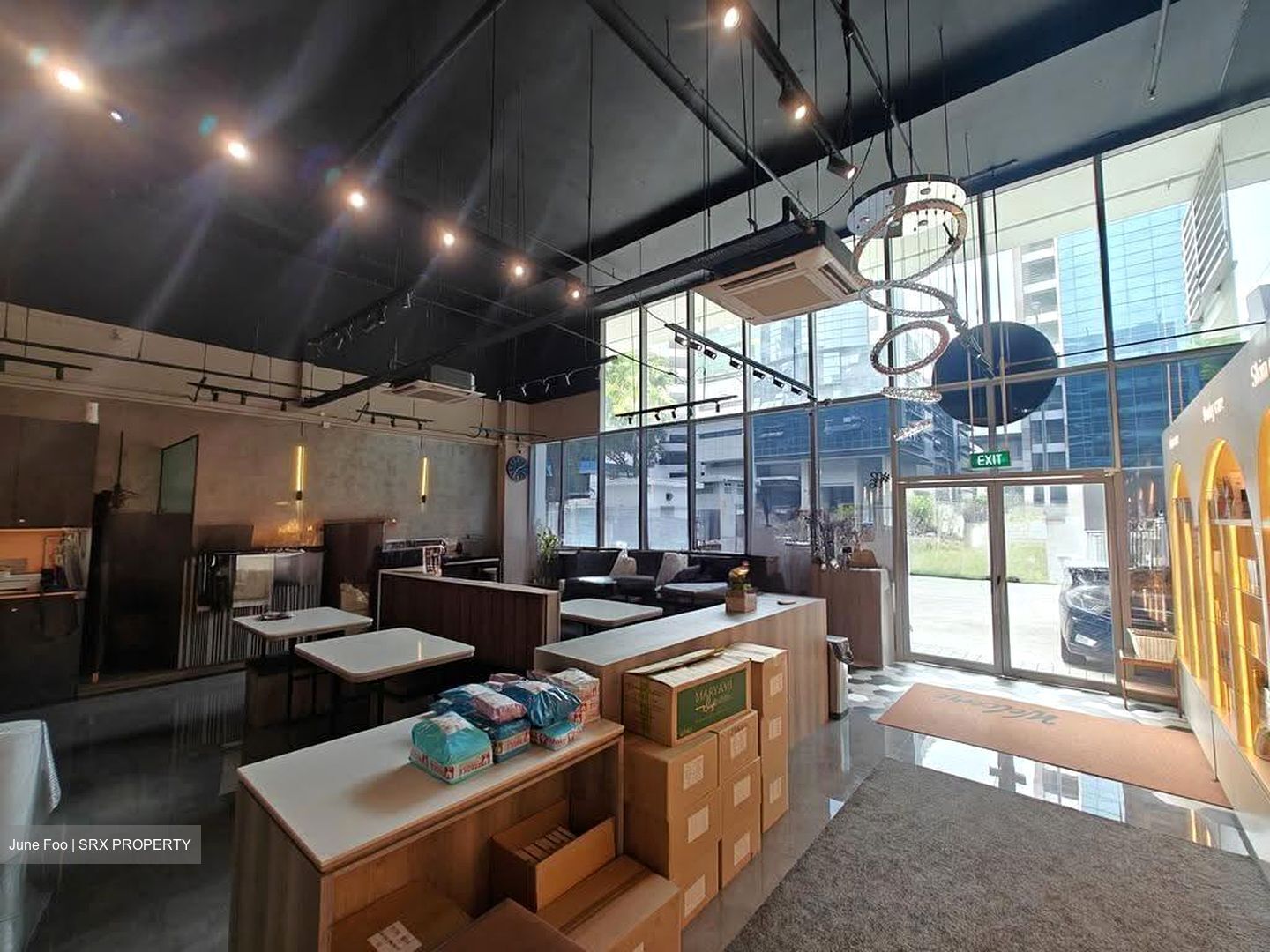 Solstice Business Center (D19), Factory #611825151